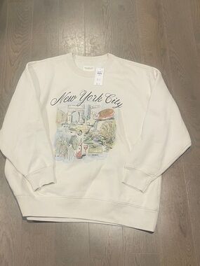 Abercrombie & Fitch Cream New York City Graphic Crewneck